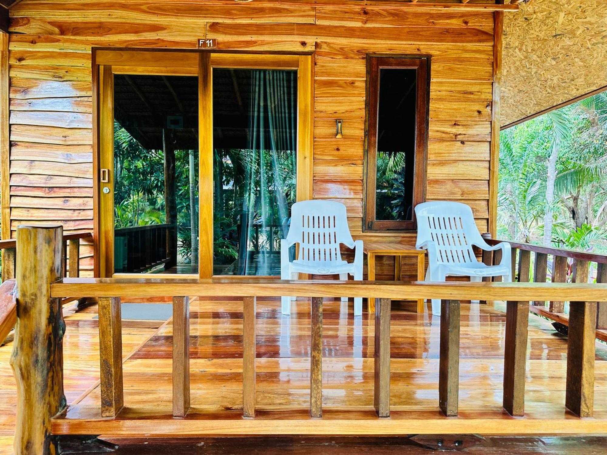 Koh Jum Bungalow & Hostel Dış mekan fotoğraf