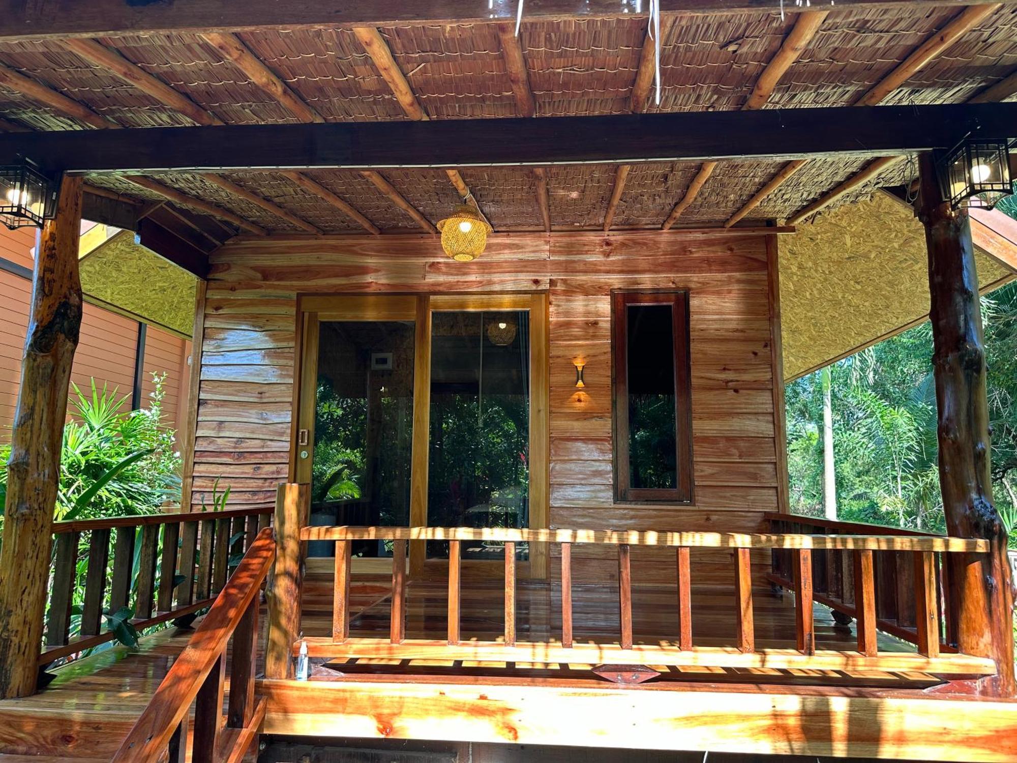 Koh Jum Bungalow & Hostel Dış mekan fotoğraf