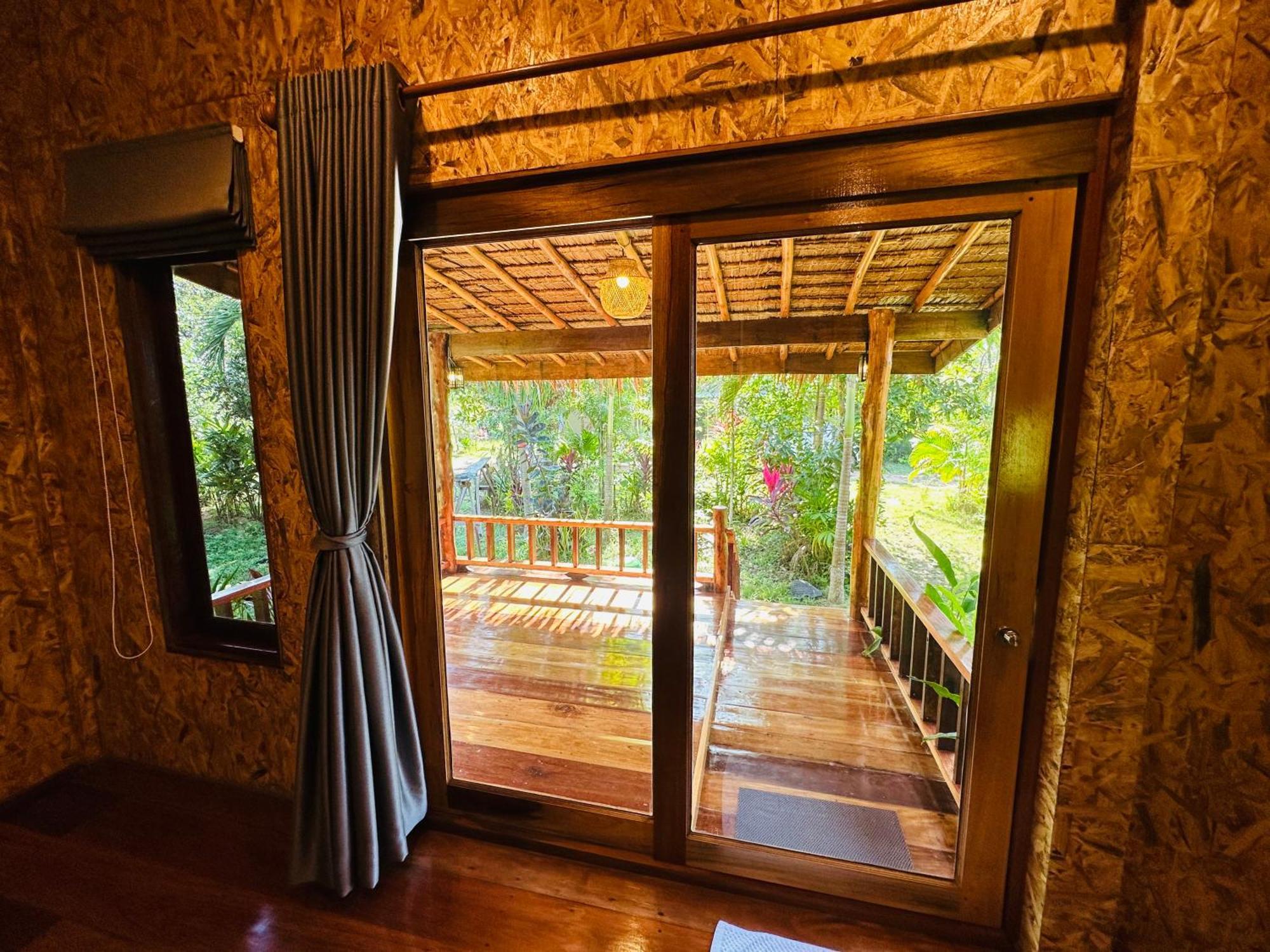 Koh Jum Bungalow & Hostel Dış mekan fotoğraf