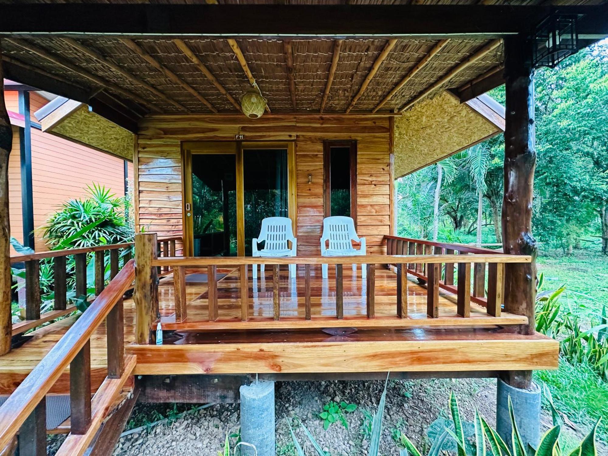 Koh Jum Bungalow & Hostel Dış mekan fotoğraf