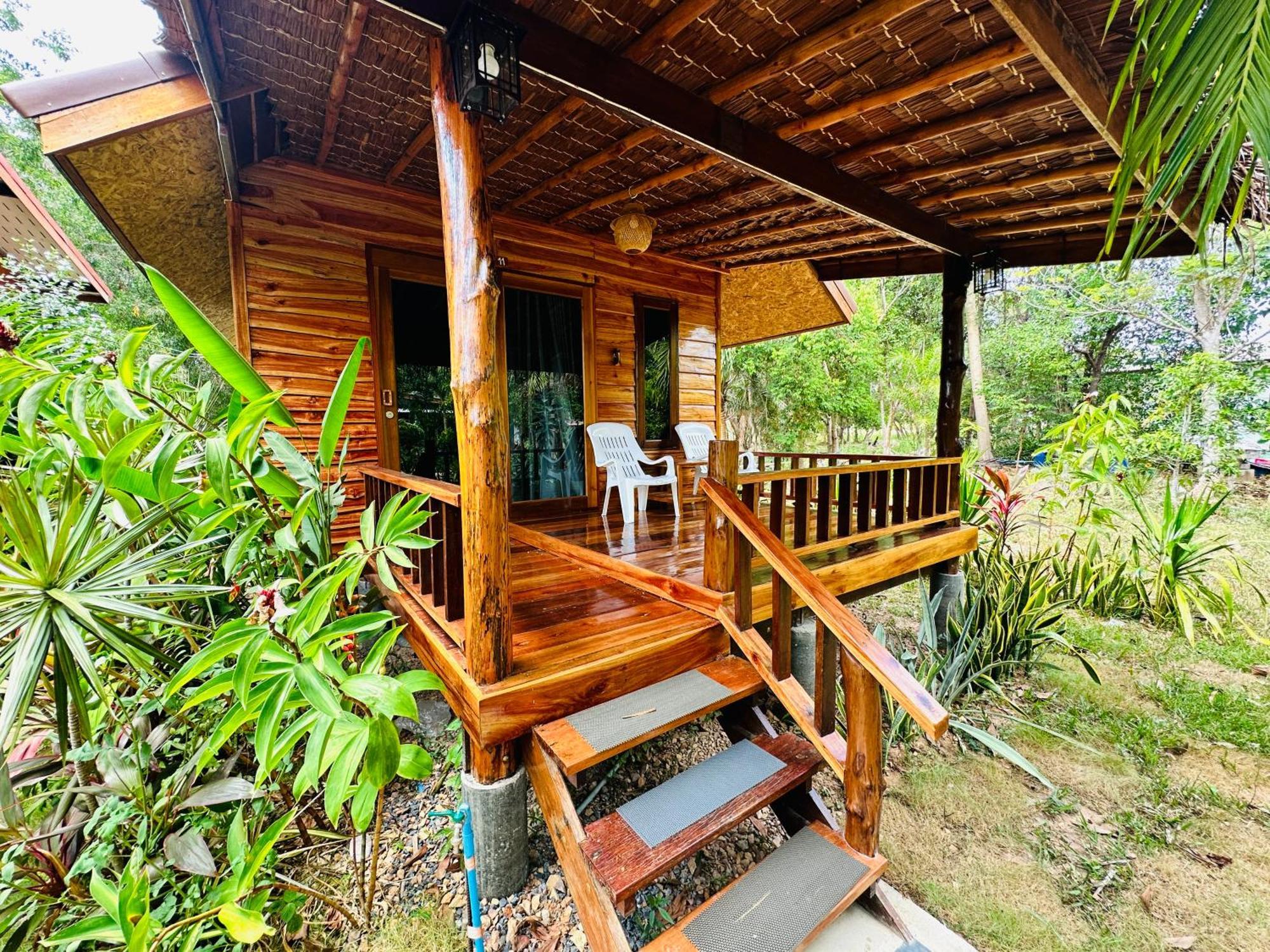 Koh Jum Bungalow & Hostel Dış mekan fotoğraf
